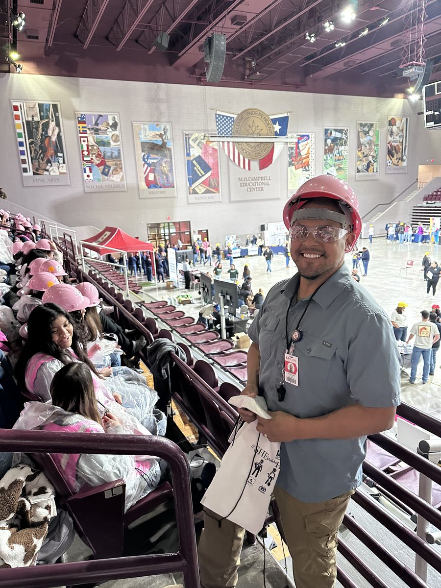StovallMS_AISD's tweet photo. More photos and video from todayβs field trip to learn about #Construction #WomenEmpowerment #shebuildshouston @wright_elsa @DrCrystalWatson @drgoffney @AldineISD #MyStovallMS https://t.co/zbcPXCOdFO