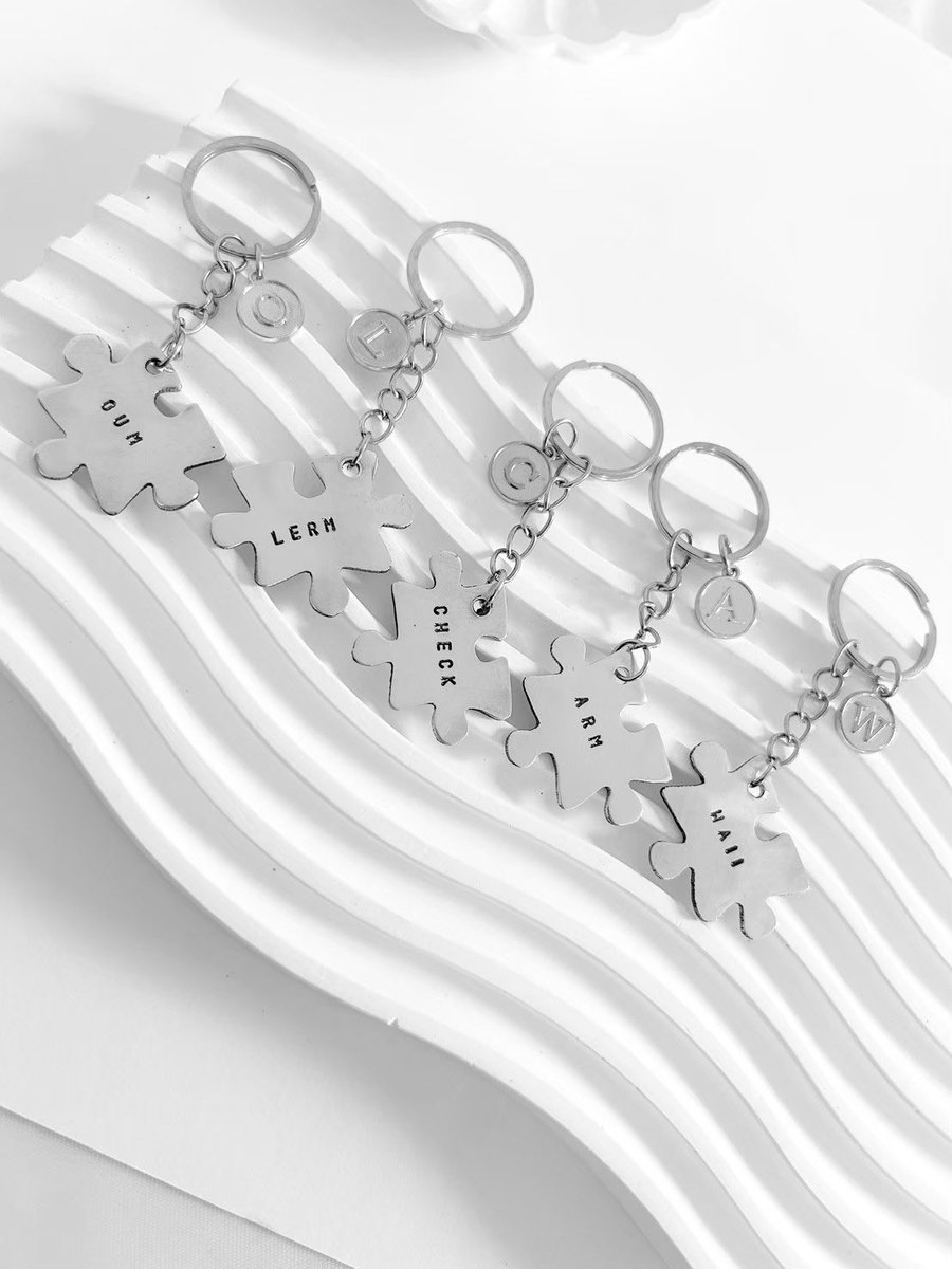 everything_effe's tweet image. ♡̩͙  พวงกุญแจ สลักชื่อ
꙳มีแผ่นสลักหลายแบบให้เลือก ✅
꒰•◡̎•꒱꙳105.- / ชิ้น ไม่รวมจี้
 ♡̶ มีจี้ให้เลือก 200+ น่ารักเยอะมาก ราคาจี้+10-20฿
˘͈ᵕ˘͈สั่งเยอะส่งฟรี  ✦  
.
#พวงกุญแจ #พวงกุญแจลูกปัด #ของขวัญ #ของขวัญปัจฉิม #สั่งทำ #ของดีบอกต่อ #พวงกุญแจสลักชื่อ