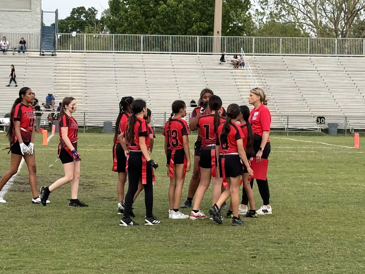 Determination and Sportsmanship played a big part in this evening’s flag football games! @DMSTIGERTWEETS @wkmcateer4