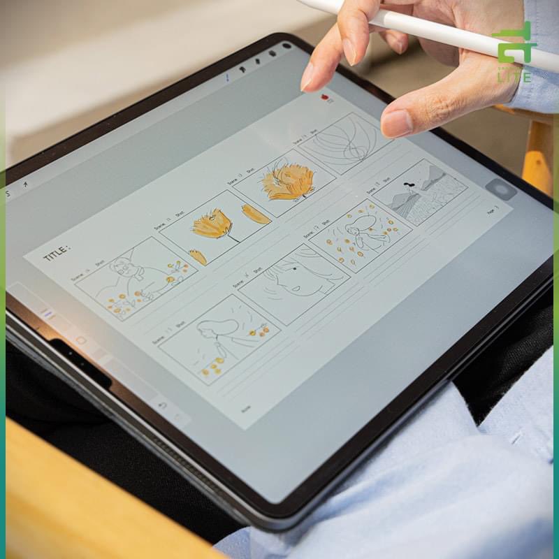 Sarakadeelite's tweet image. #DesignDecode ชวนไปรู้จัก Applesoda ศิลปินนักวาดภาพประกอบรุ่นใหม่ที่เตะตาโปรดักชันเฮาส์ ออกมาเป็นผลงานแอนิเมชันเปิดตัวผลิตภัณฑ์ใหม่ของแบรนด์ Shiseido 
See more : bit.ly/4cpWgRO