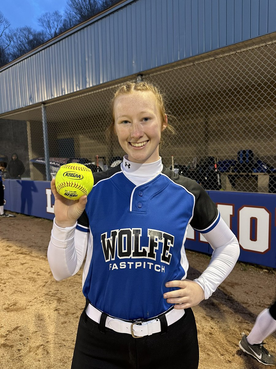 ChloyCreech1's tweet photo. Had a big night tonight! Went 4-4 at the plate with a home run, a double and two singles! Finished the game out pitching and got the win with a final score of 18-0. So proud of my teammates! @asburysoftball1 @rstaggs @Coach_MGriff @SUSoftball @GC_SoftballTeam https://t.co/TWRELiWYfN
