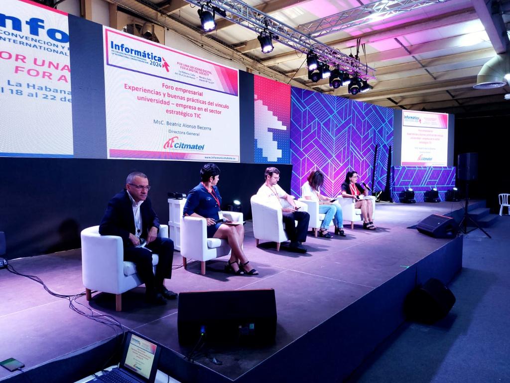 En el panel Vinculacion Empresa -Universidad,de la Feria Informática 2024,defendiendo el trabajo realizado por ETECSA,en las mejoras al Centro de Estudios de Telecomunicaciones e Informática de la CUJAE durante el 2023.
#Cuba 
#Informática2024