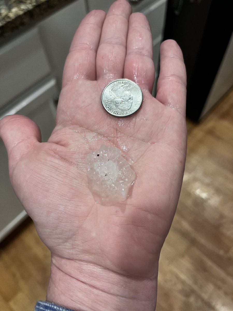 helloclaryyce's tweet photo. Hail near Leon Valley/Medical Center @ksatweather a wee bit melted https://t.co/n1NEdFnJeH