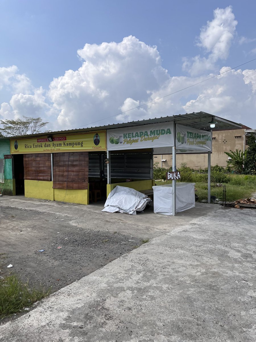 THREAD
Selamat pagi ndan2ku semua, saya punya warung ini buat suadara2 yg merasa BENAR2 kesusahan untuk makan silakan mampir makan diwarung saya gratis. Kalau hanya makan Inshaa Allah (bukan dalam bentuk uang) kami ada sedikit dan semampu kami membantu saudara2 semua.