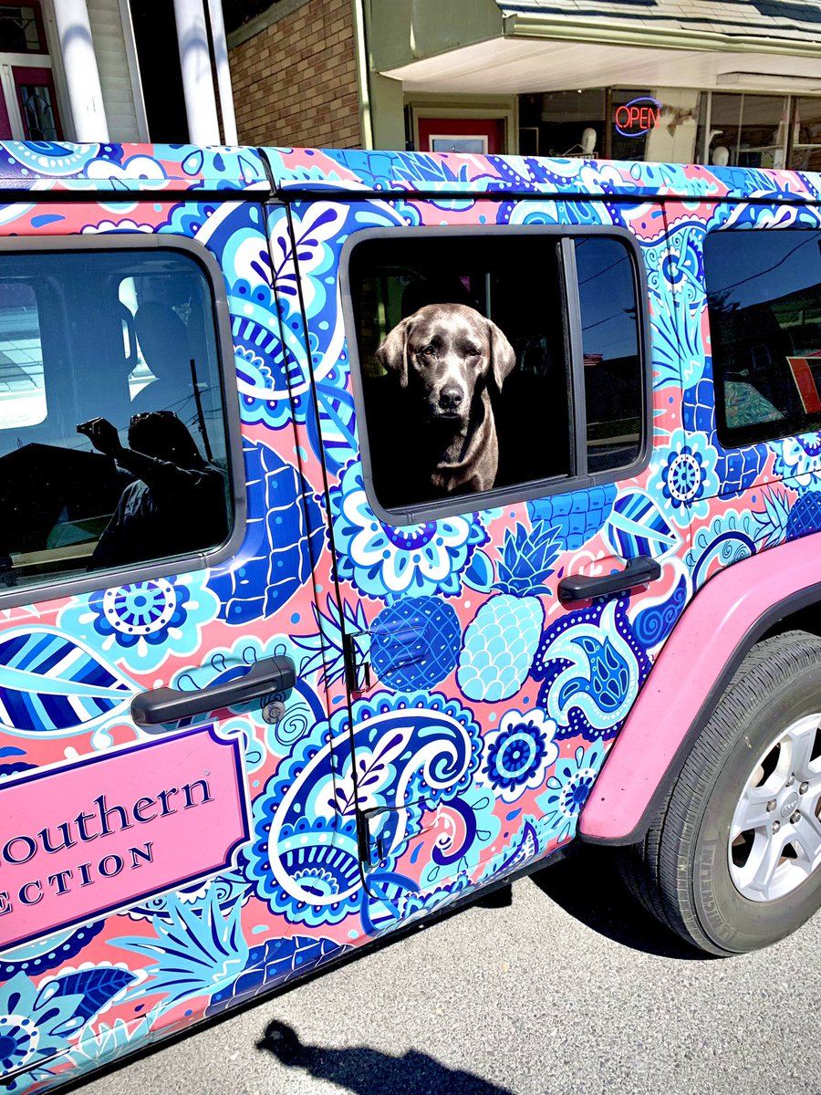 Studio24E's tweet image. Look who came to visit us today?! 🐾 Breeze, come to hang out, and greet our customers, (and our mail carrier Tamara)! Oh, and also Andrea from Simply Southern happened to be there too. 😉🤣😂🐾❤️
#simplysouthern #simplysoutherncollection #studio24e #individualstyle #maryland