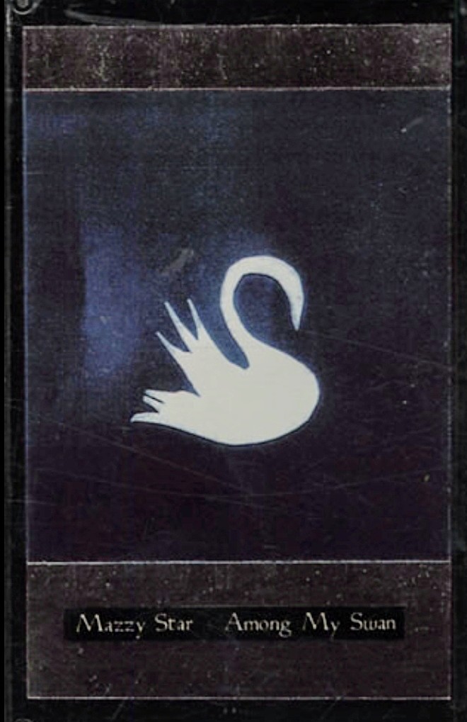 wendyOrourke's tweet photo. Mazzy Star - All Your Sisters (1996) https://t.co/LhfCrDIF5B via @YouTube #ThursdaySounds https://t.co/hgRjgPMN3S