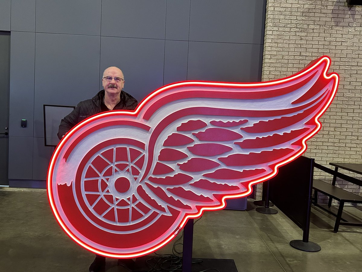 caryeades's tweet photo. What does a hockey scout do when he has an evening off ? Go to an @NHL game of course !
Red Wings 6 v NY Islanders 3 2nite in Detroit ! #playoffimplications https://t.co/6tVjrk44ei