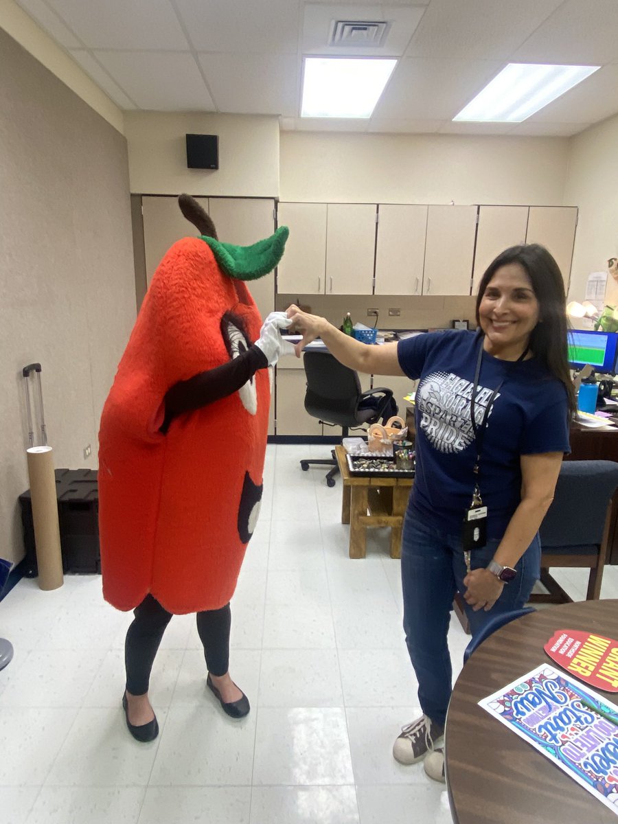 Thank you @nisdnef ! Our counselors, @AdrianaCasso and @Cmans17, received a grant to enhance our calming corners. @ChrisBement1, reading specialist, and Ms. Ruiz, our librarian, also received a grant! A book vending machine is coming to Esparza! 💙 @migdaliagpowers @Ms_EPuente