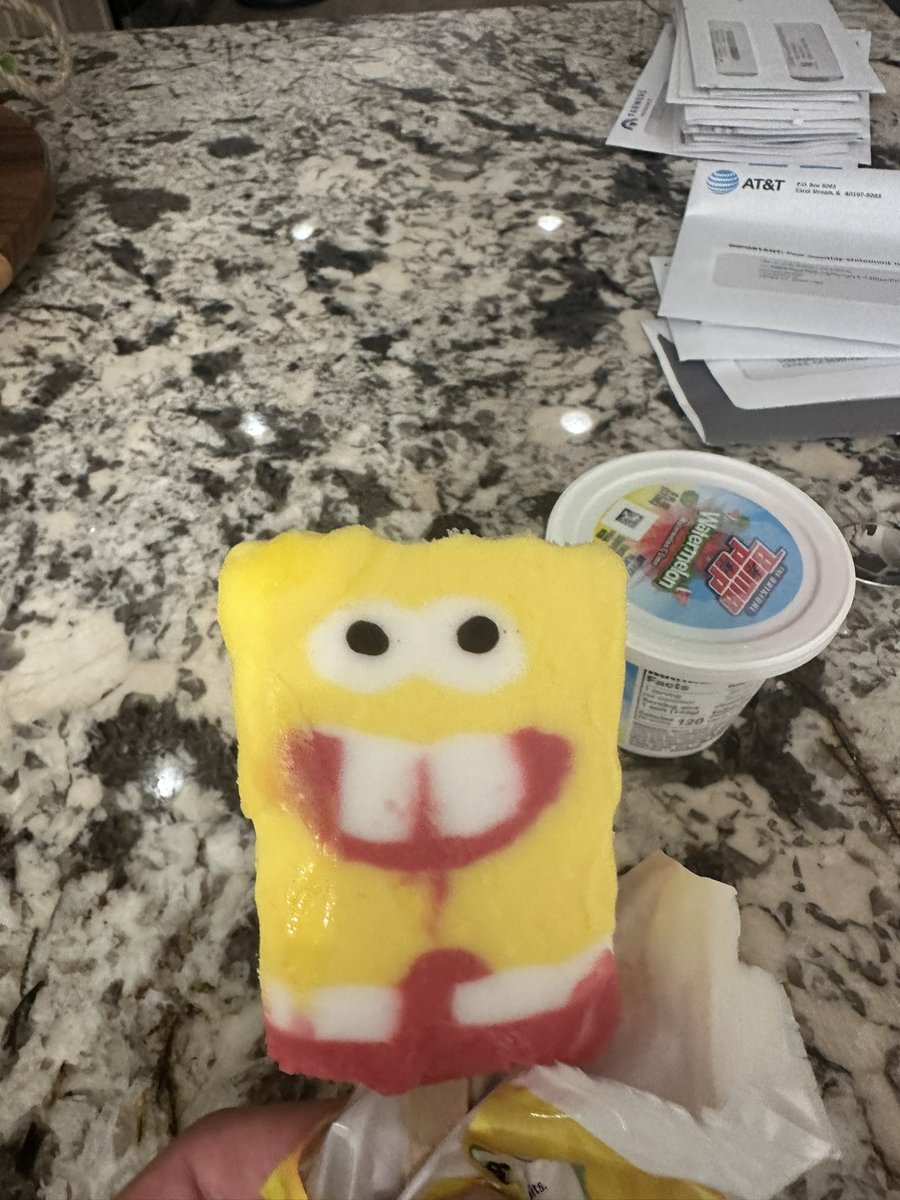 Thought i could relive my childhood and got this shit 😭😭😭this mf ain’t been the same since gary left!!!!