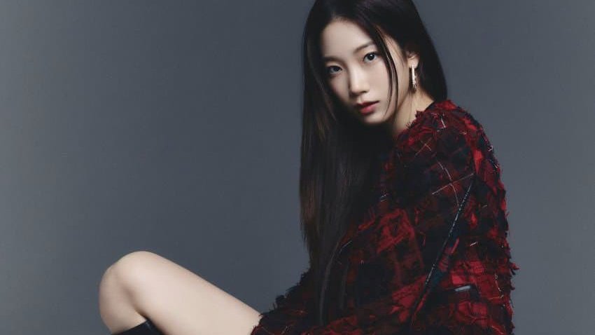 yunjin, kazuha and sakura for tmrw magazine china