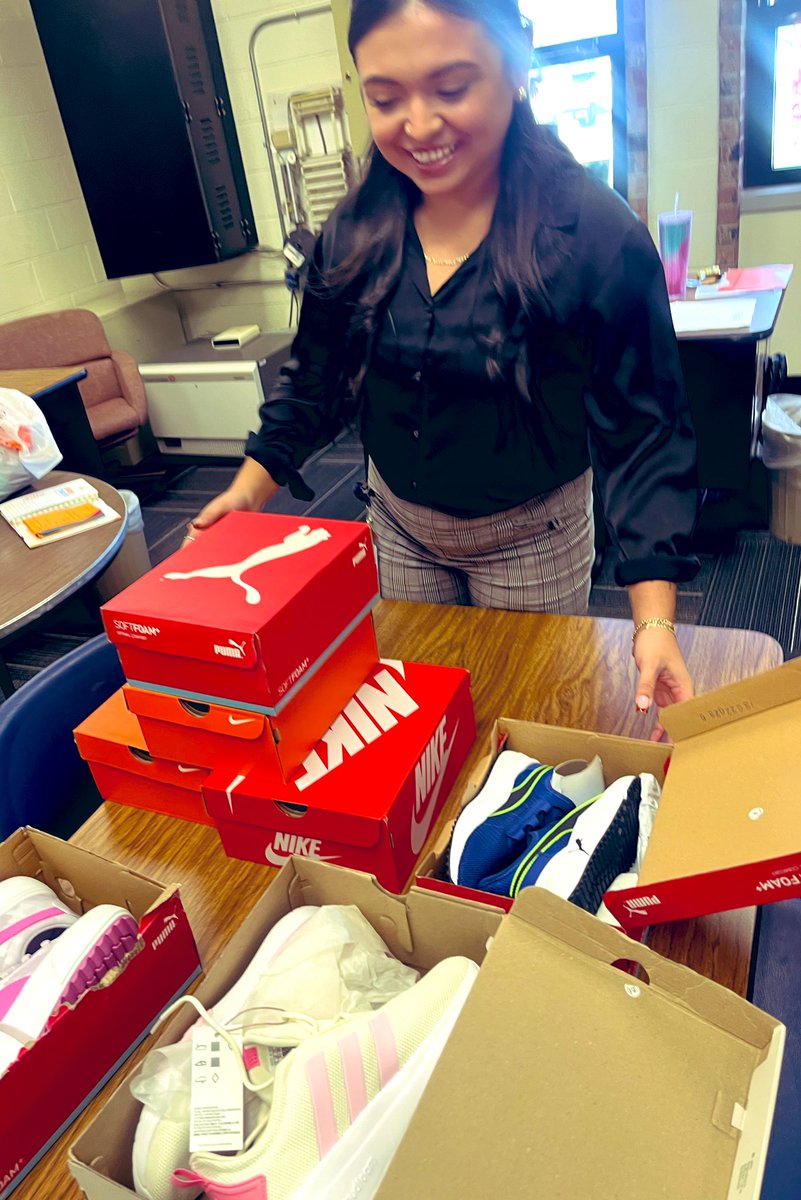 silvercityKCK's tweet image. We are so grateful that we are recipients of the Shoes That Fit grant and each year we have the privilege of buying shoes for our STARs who need them 👟 Thank you Ms. Alix for keeping this vision alive ✨ #Serviceiswhatwedo #Anchored ⚓️