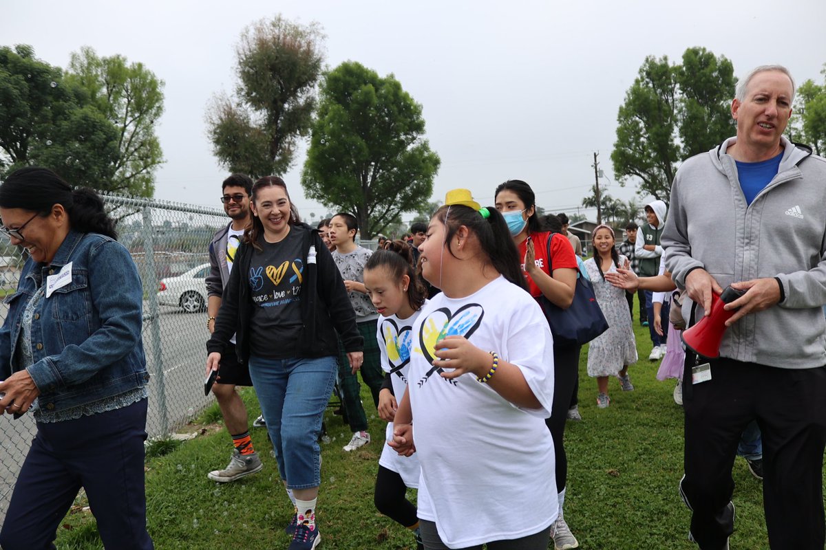 DrMayraHelguera's tweet photo. Happy #WorldDownSyndromeDay! Thank you @HLPUSD Sierra Vista MS for celebrating the uniqueness of the triplication of the 21st chromosome by spreading love, acceptance, and awareness for those with Down Syndrome. 🩵💛 #ProudtobeHLPUSD https://t.co/Mr2vPmfnhg