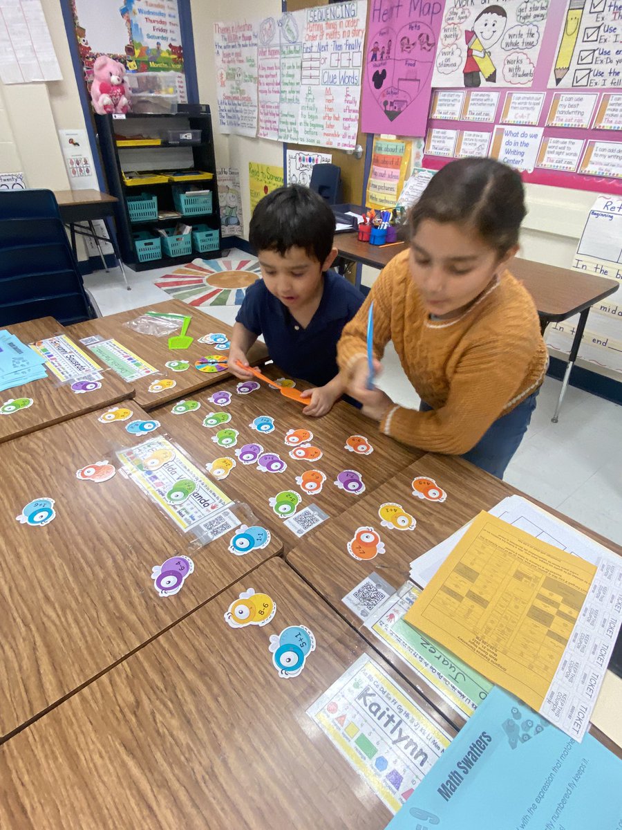 Math Game Night was a blast! Thank you @MrsAldaco_Math, Mrs. Rodriguez, and teachers! Hands-on fun with our students and families💙 @NISDElemMath @migdaliagpowers @Ms_EPuente