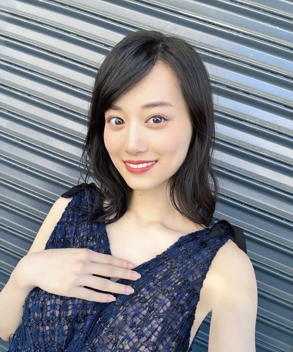 乃木坂46山下美月2nd写真集『ヒロイン』【公式】4月23日発売 tweet media