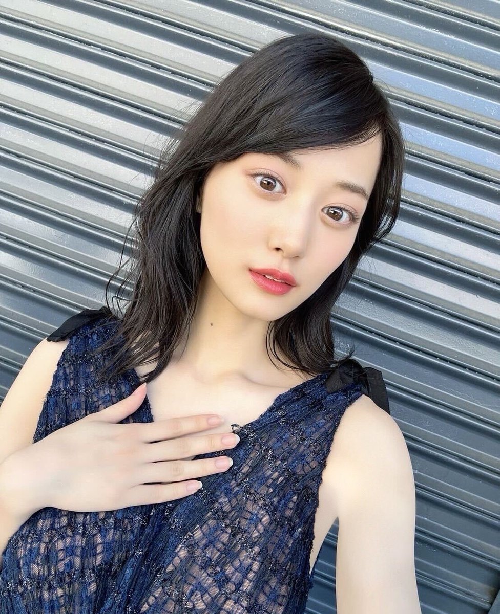 乃木坂46山下美月2nd写真集『ヒロイン』【公式】4月23日発売 tweet media