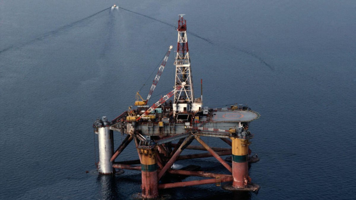 Gabon: cinq morts et un disparu dans l'incendie d'une plateforme pétrolière rfi.my/AS0A.x