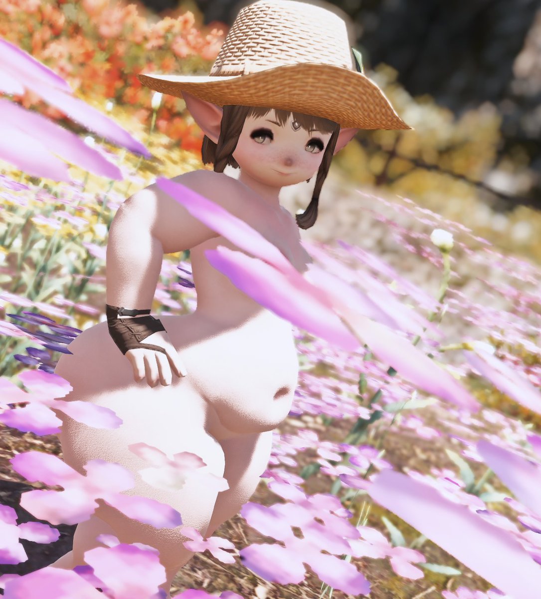 Picking flowers with Fufucha~🌸