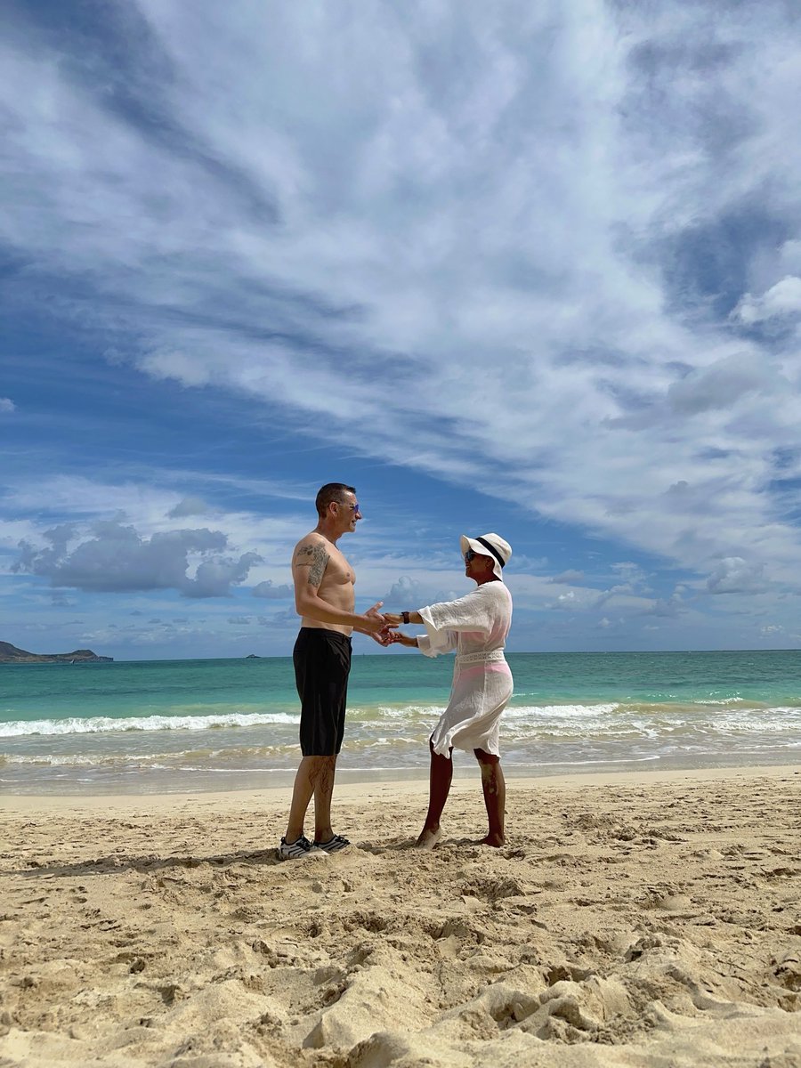 StephenLCrouch's tweet image. Me and Wifey enjoying some beach time on Oahu.

#ONO