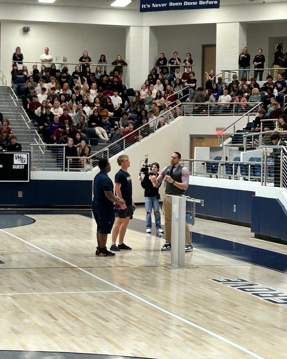 Our 8th graders had the opportunity to go to @walnutgrovehs today & listen to the amazing Gian Paul Gonzalez! 2 of our own Eagles were even invited to go on the floor of the arena & meet Gian Paul! Way to go Michael and Kris! Rogers Eagles are ready to go “ALL IN” @JettonJason