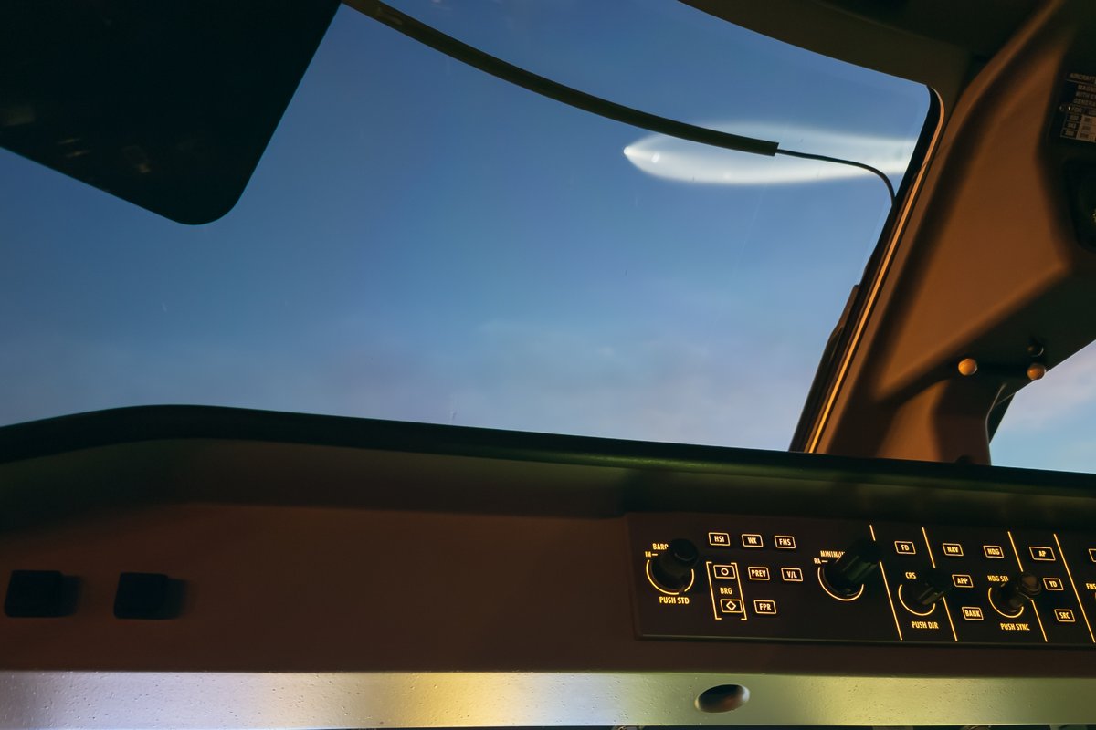 In Santa Ana on 3/18, saw 2 things "launch"/go flying. Bottlenose dolphins in the morning, and SpaceX Falcon 9 Rocket in the evening as the exhaust caught the sunlight in the twilight sky. (airplane photos taken while parked at the gate)