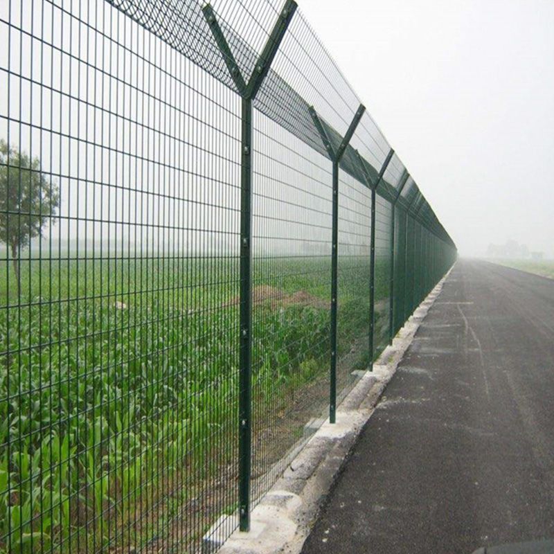 RongtaiWireMesh's tweet image. Our airport security fence is made from high-quality metal materials, ensuring its durability and resistance to corrosion, weathering, and wear and tear. 
#WireMesh
#MetalMesh
#MeshWorks
#IndustrialMesh