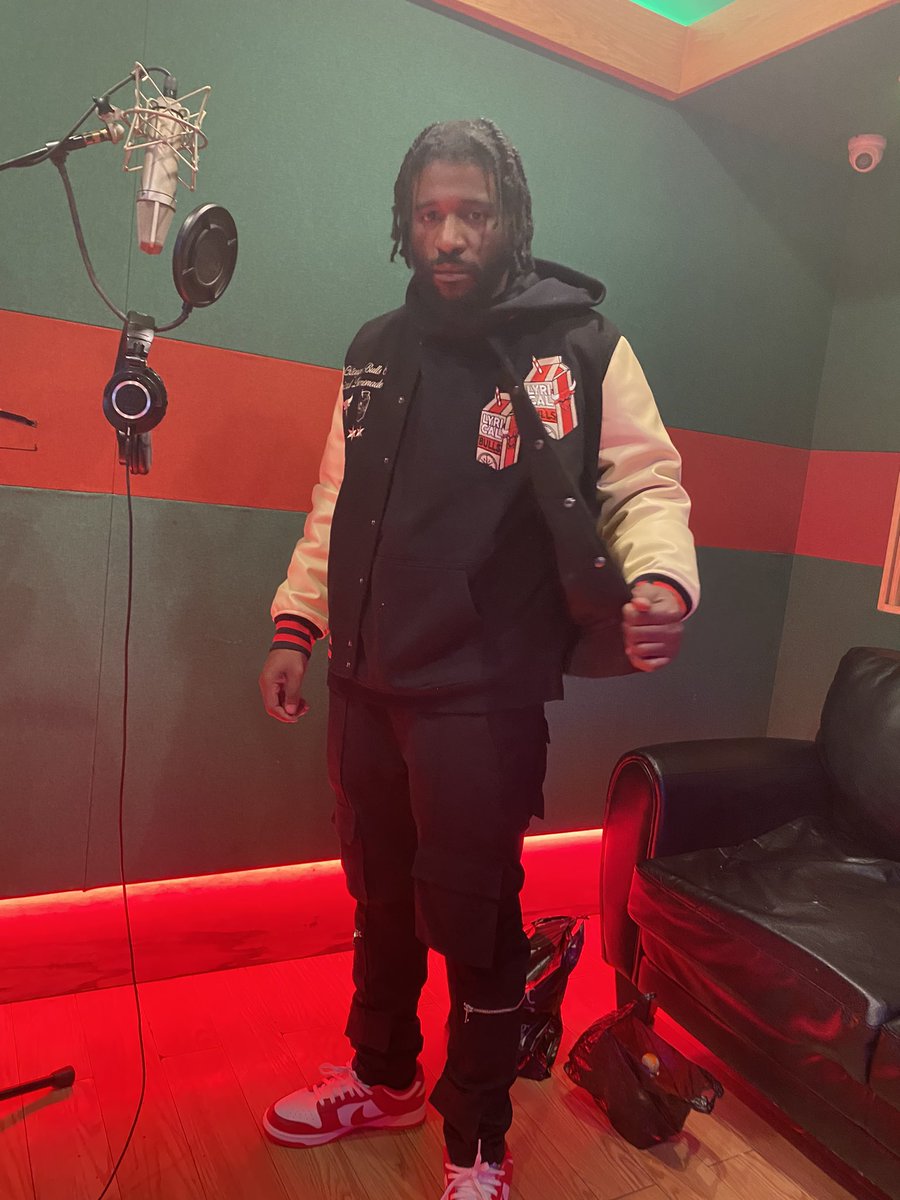 rich_jacs's tweet image. “I used to push lil bro ford 500 like it was a Range Rover” #LLZB #Nephew #StrikeStrike