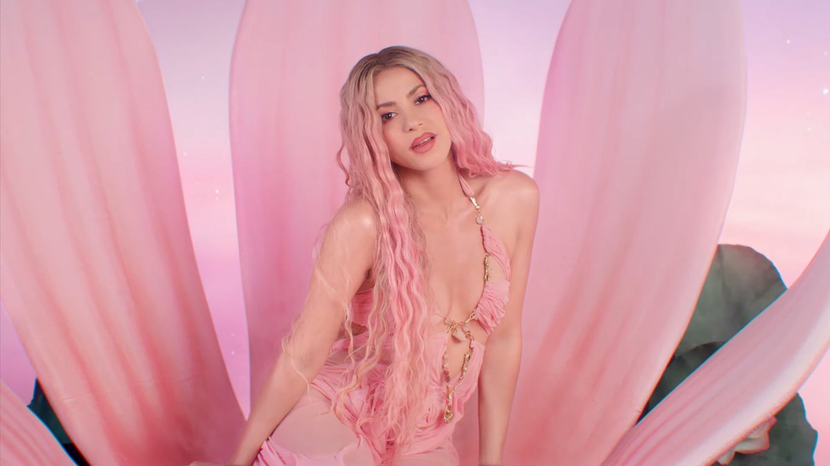 Shakira in the music video for ‘Puntería.’
