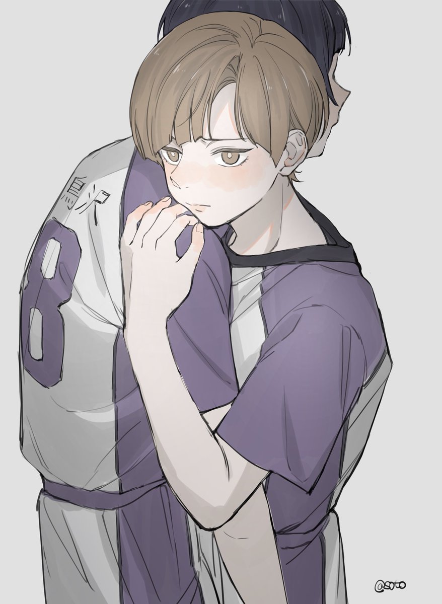 む