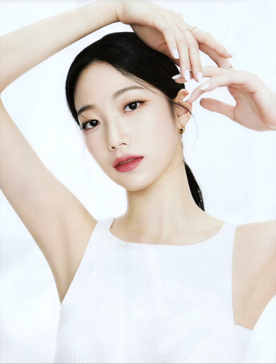 elsserafim's tweet photo. #KAZUHA to be officially revealed as the newest model of Korean beauty brand 'LANCOME' on March 25 (MON)

KAZUHA x LANCÔME FOR ELLE KOREA
#LANCOMExKAZUHA https://t.co/2GU0wlMsMP