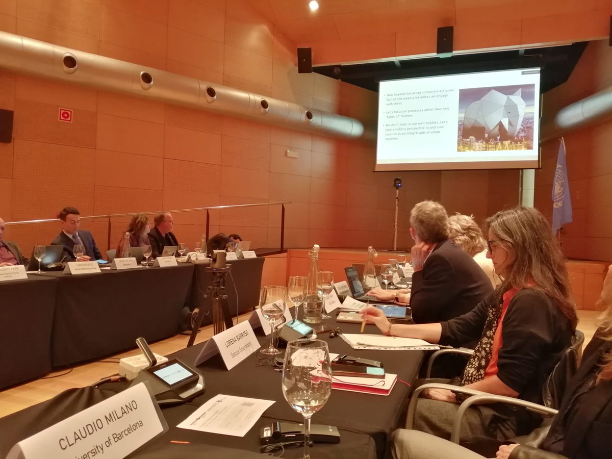 agenda21culture's tweet photo. 🔵 ✨ We are in #Bilbao discussing the role of #culturalpolicies in achieving sustainable #urbantourism and addressing negative externalities 

#culturalrights
#Itsasmuseum https://t.co/s9YaYSZBaH