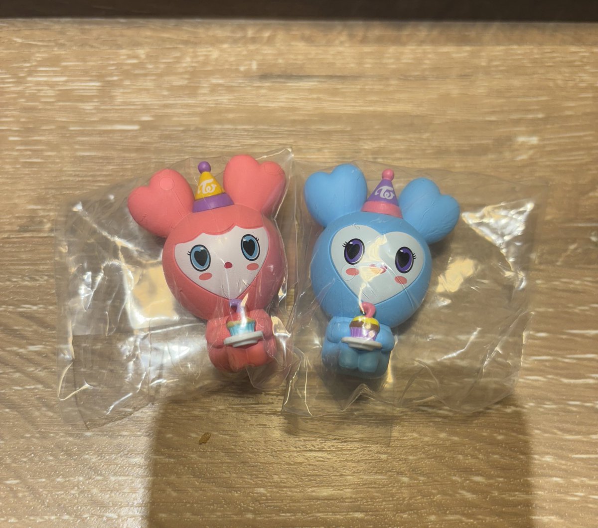 o63_che's tweet photo. TWICE ガチャ 交換
(求)チェヨン
(譲)モモ ナヨン

よろしくお願いします https://t.co/jtEIzxwiwe