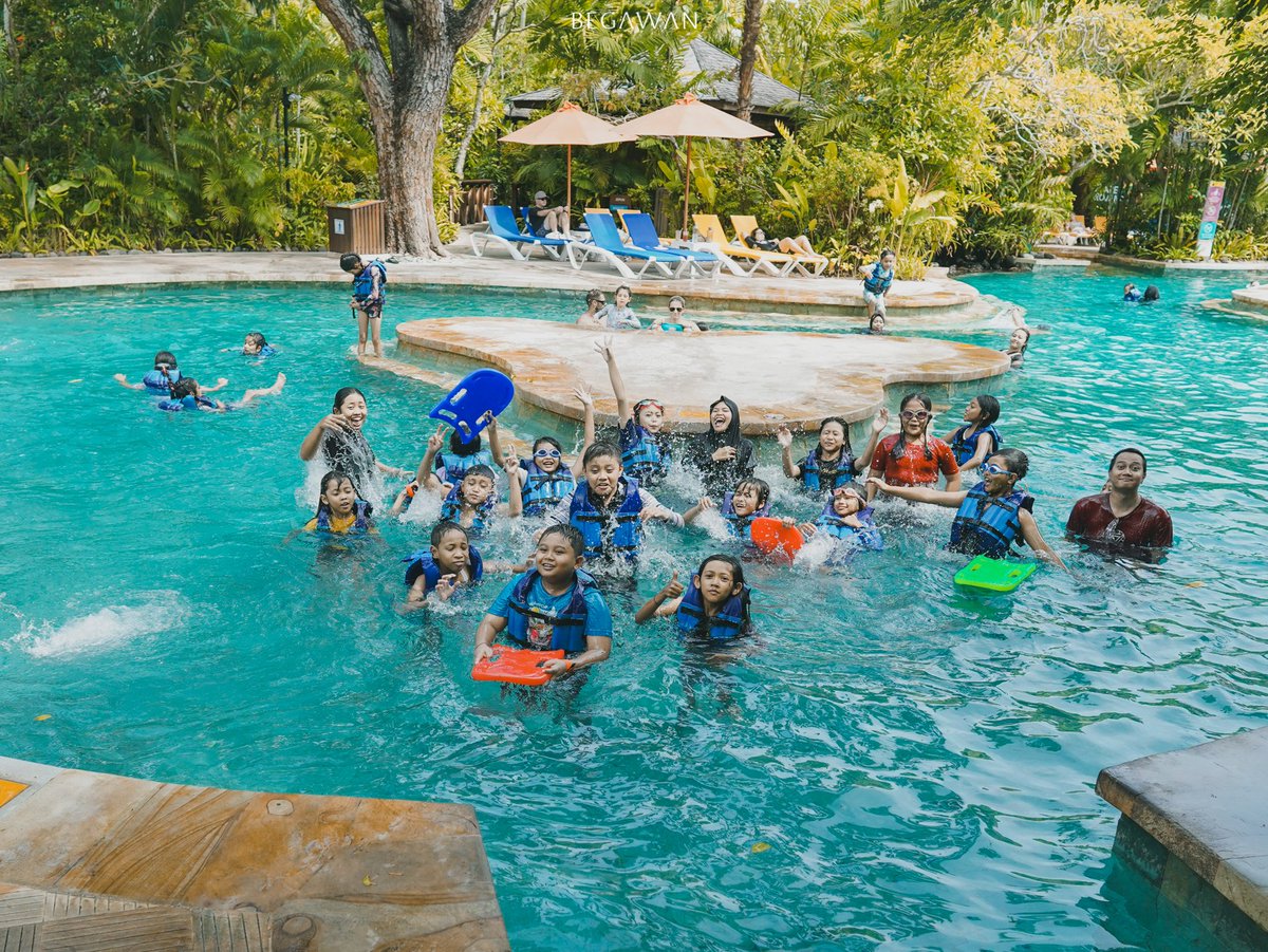 begawanlife's tweet photo. Begawan's Eco Warriors learned about water sustainability at Waterbom Bali! They explored water recycling, rainwater harvesting &amp; participated in sustainability discussions. This trip gave them the opportunity to champion responsible tourism practices. https://t.co/lA23uphQ51