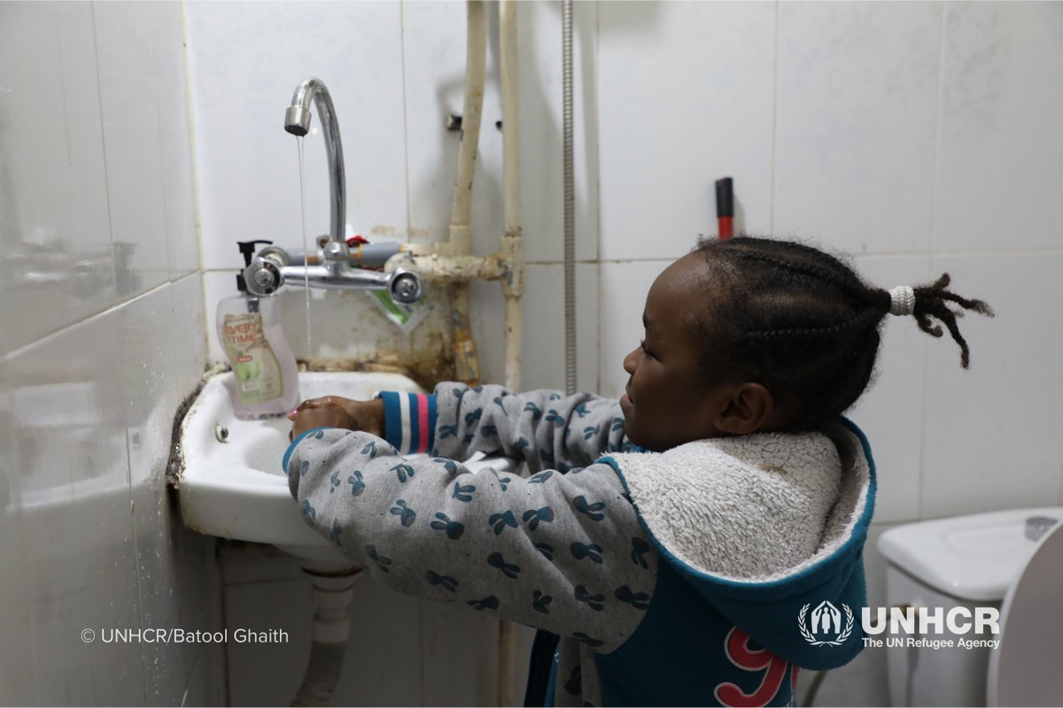 For refugees like Tayba & Hiyam, inadequate water storage means: 🚿 Skipping school & showers 🍽️ Dirty dishes piling up 💧Filling bottles from neighbors This #WorldWaterDay, read about their struggles in one of the world's most water-deprived nations bit.ly/3Vp4fbR