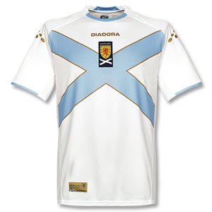 ‘How would you feel if they changed the colour of the Scotland flag on one of your shirts?’ Naebody cared mate because we aren’t all desperate to be offended by everything.🏴󠁧󠁢󠁳󠁣󠁴󠁿