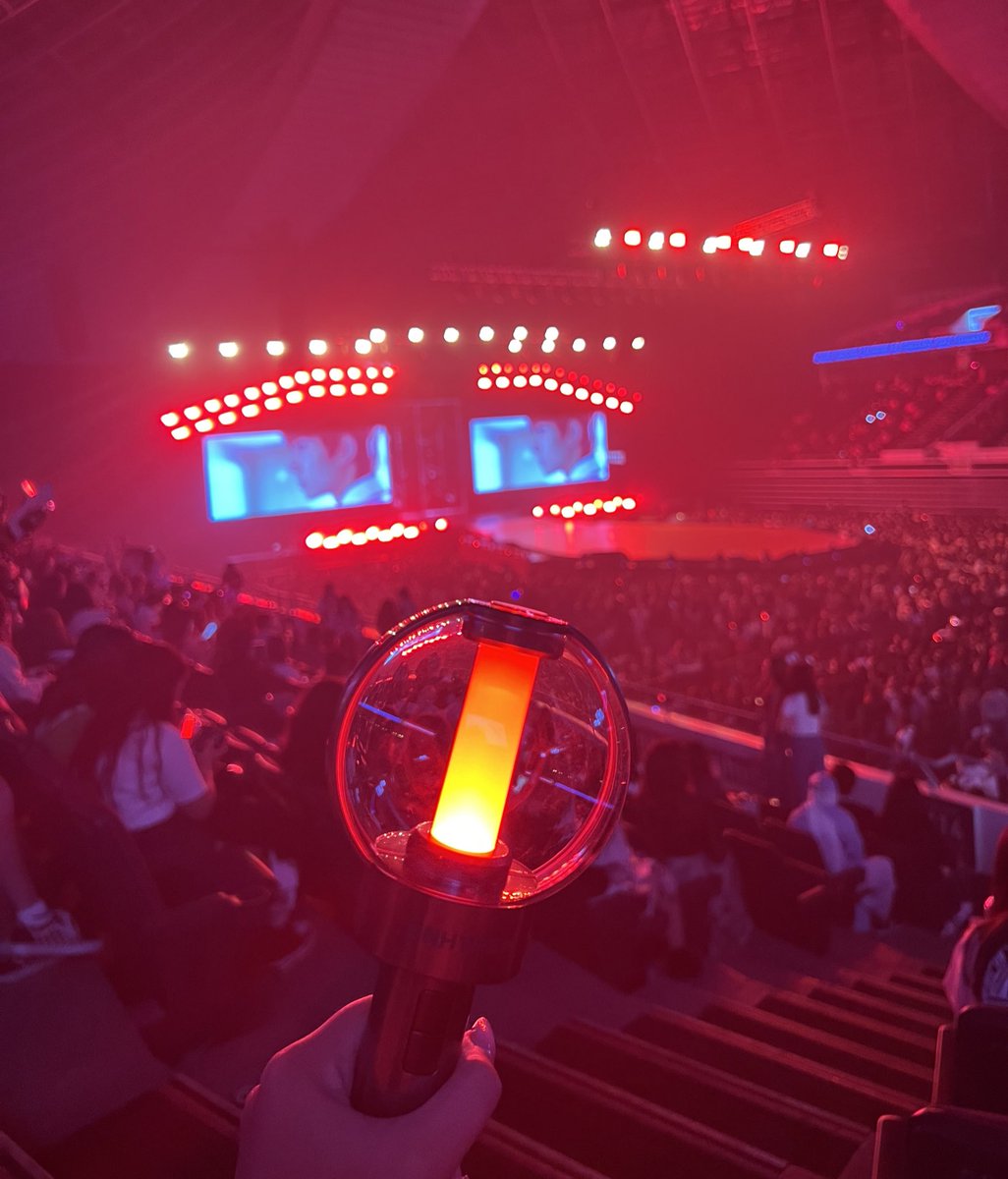 yoiijungwon's tweet photo. being an engene for 3 years (and counting), i can’t believe i finally saw and met you, my sanctuary, my home, my enha 🤍.
i love you so much! 

it still feels like a fever dream. 

011924~012024 ₊˚ෆ

#ENHYPEN
#엔하이픈 
#FATE_IN_SINGAPORE
#ENHYPENinSG
#EN_WORLDTOUR_FATE https://t.co/0D88Zu0ykX