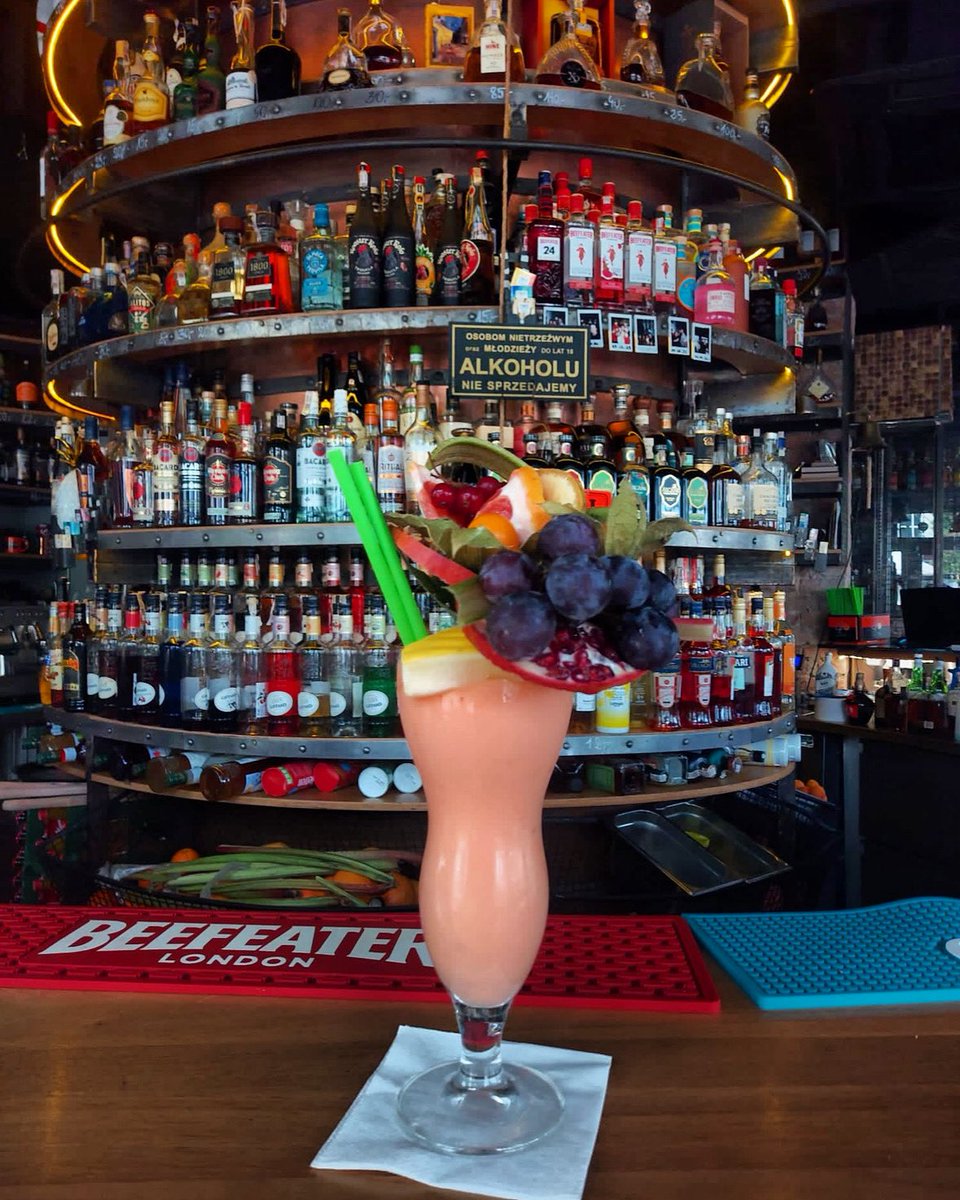 Czysta przyjemność od samego rana 🍹🌊 #tasteofhappiness #cocktailtherapy #bottomsup #coctailbarmax #piatekpiateczekpiatunio #fridayvibes #grunwaldzka1 #sopot #trojmiasto #zmiłościdokoktajli #tricity #3city #3miasto #zmiłościdoowoców