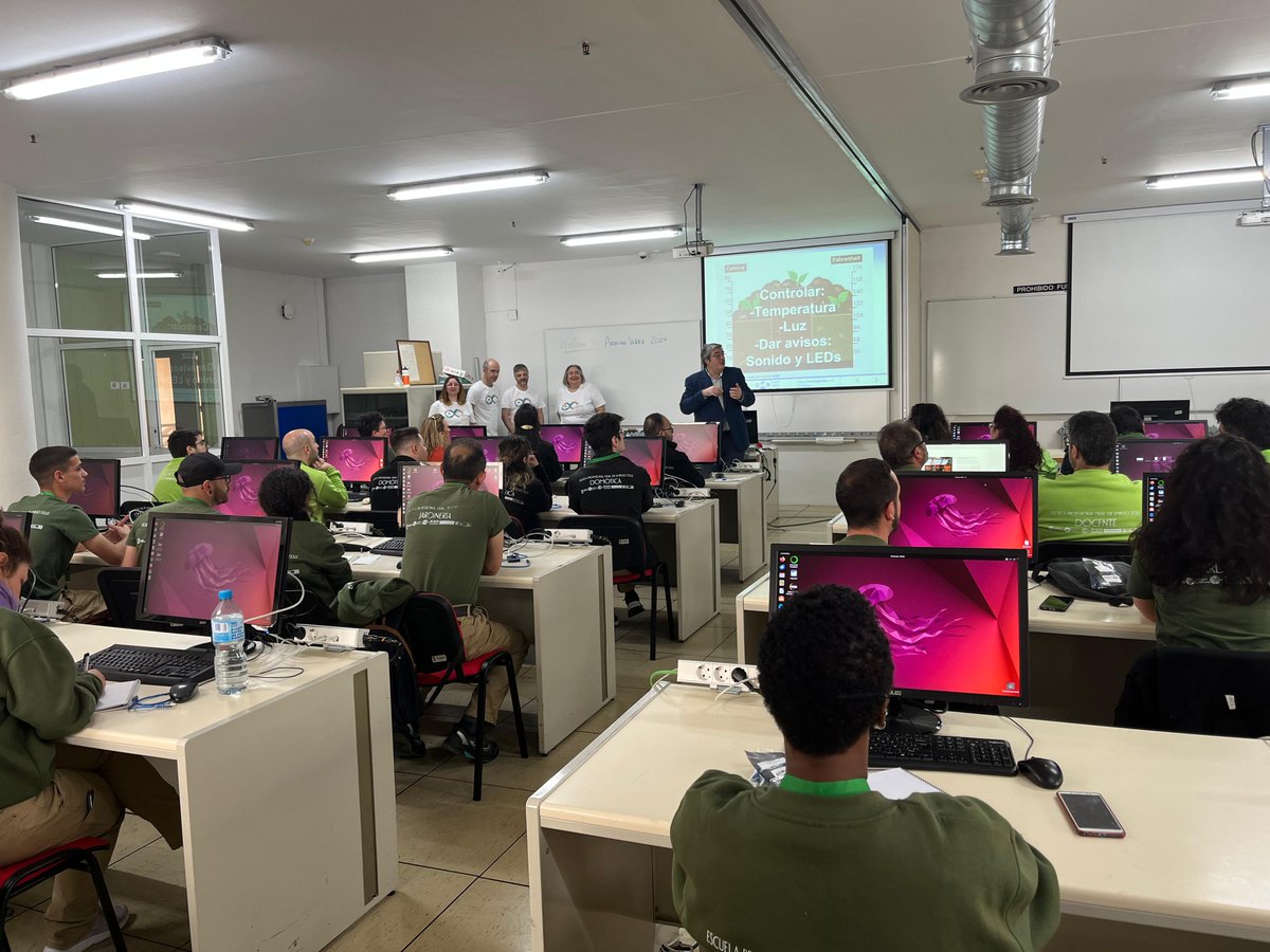 Arduino Week Extremadura tweet media