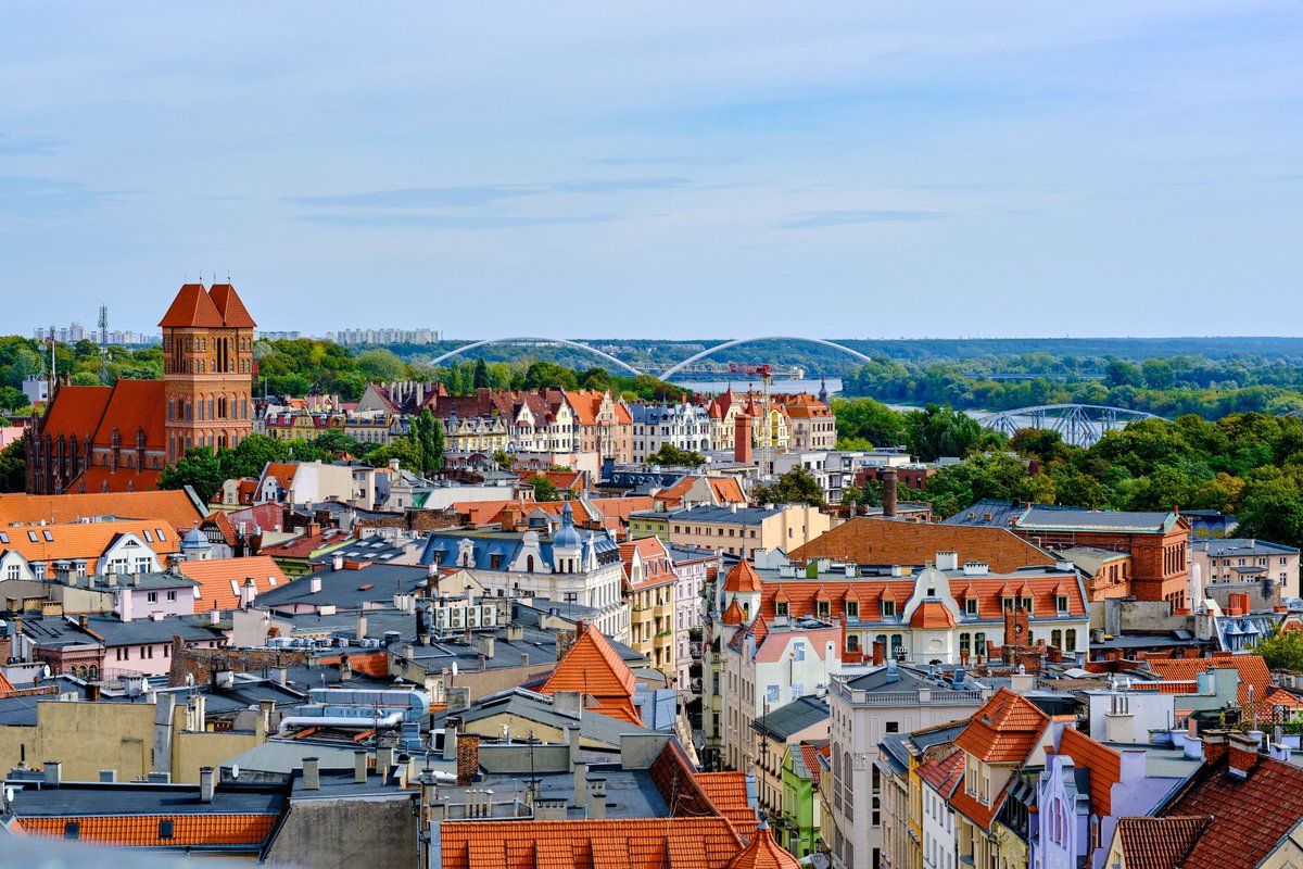 🌸 Spring is coming... 📍Toruń, Poland 🎥 @ruszaj_na_torun ✈️ Direct flights to Bydgoszcz from London LTN, London STN, Birmingham and Dublin. #visitpoland #travel #polandtravel #spring #toruń #poland #springiscoming #hellospring