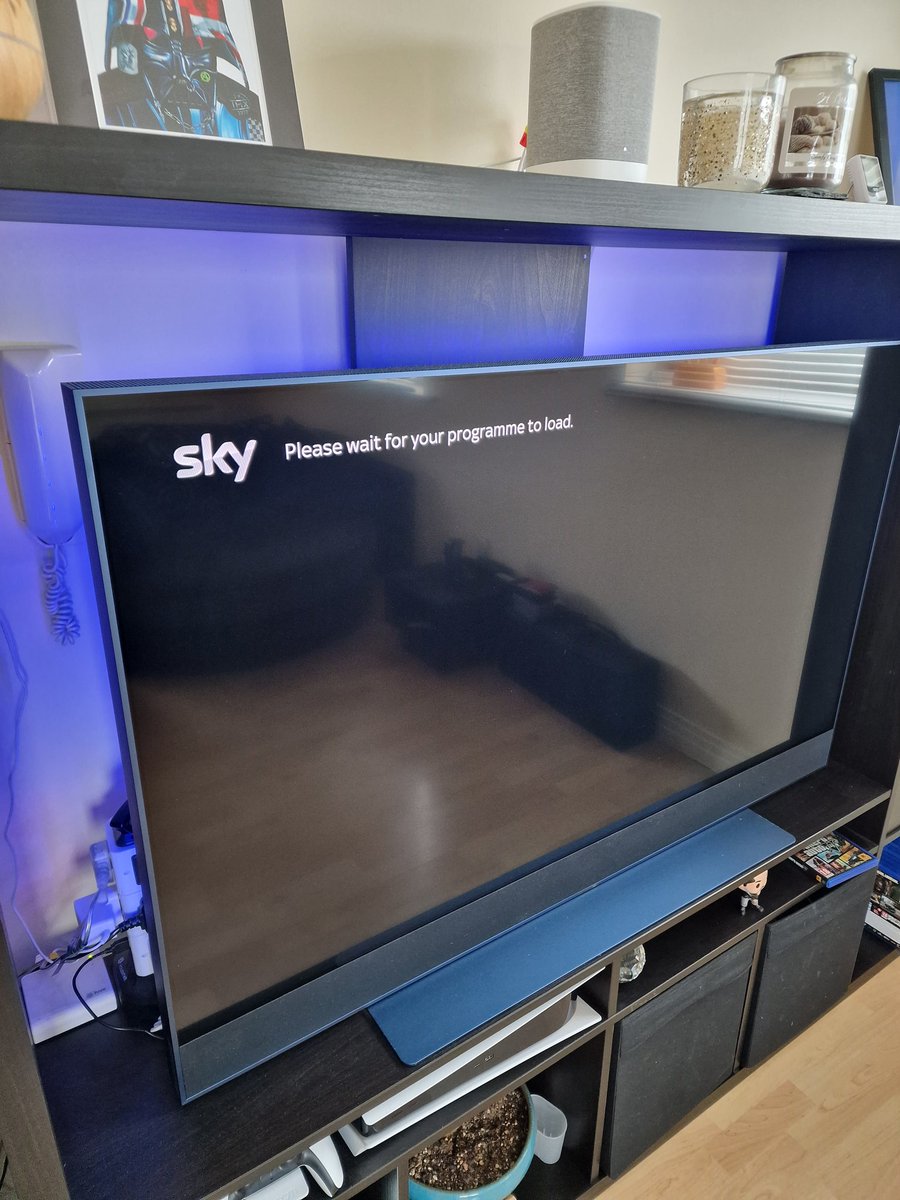 Good morning, and today's advice is don't buy #Skyglass it is bloody shit! Can't wait to ditch it @skytv