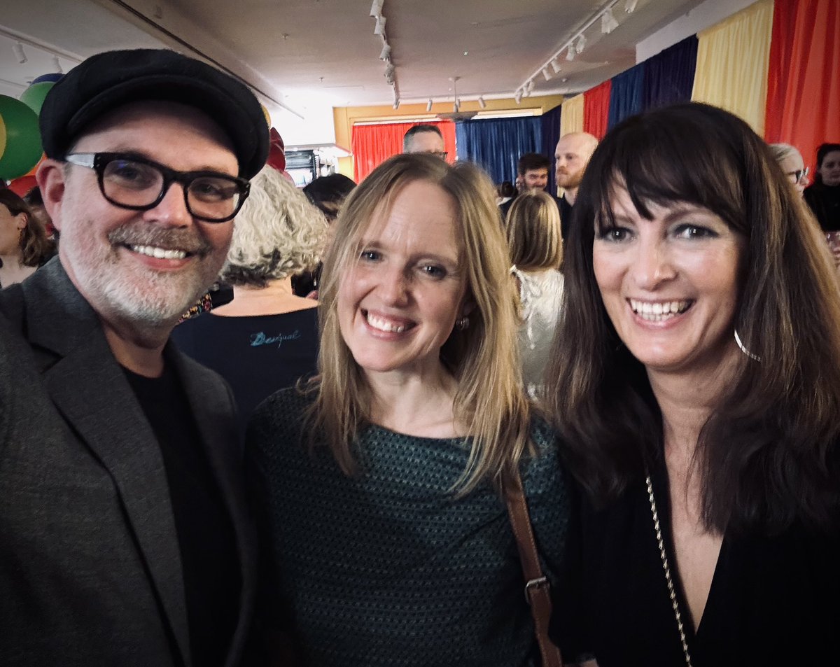 Lovely to bump into so many friends at the @Waterstones Children’s Book Prize (20th anniversary) ceremony last night. Huge congrats to the winners & shortlistees. Only managed to take this one picture (with @fionanoblebooks and @LizPichon) and that’s cos Liz took one first and I…