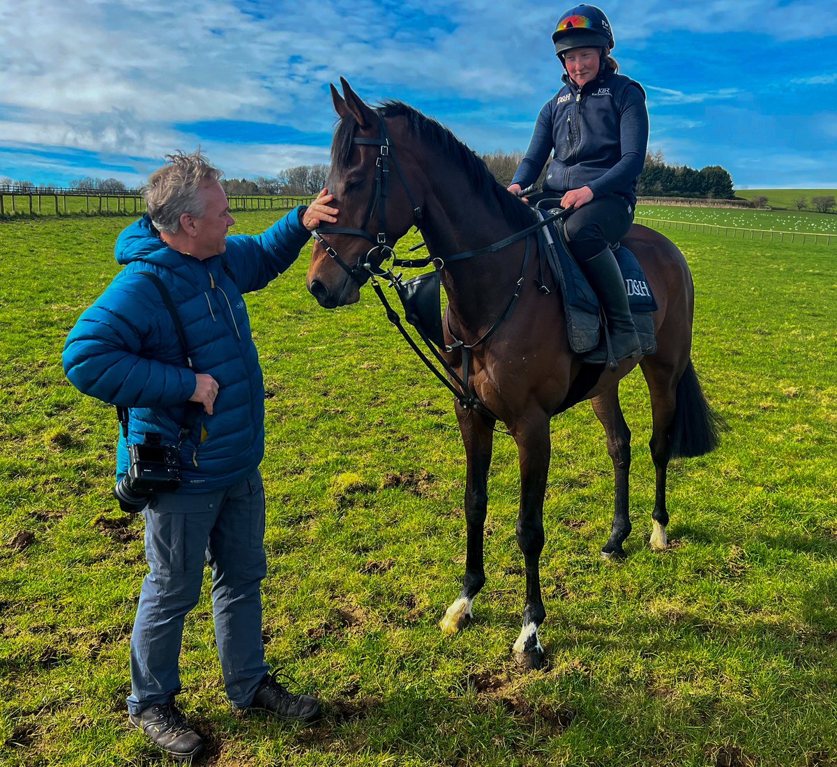 Capturing @edward_whitaker on the other side of the camera with @CheltenhamRaces winner Chianti Classico. #teamthorndale #racehorse #fedtowin on @DodsonHorrell