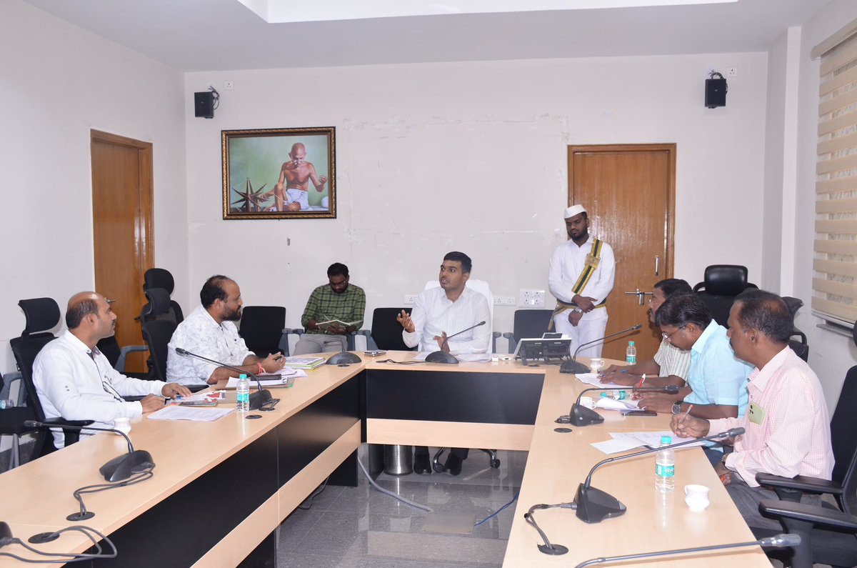 A meeting with District Level MCMC committee and given instructions on Certification of Political Advertisements and Paid news and scan all media including Social media.