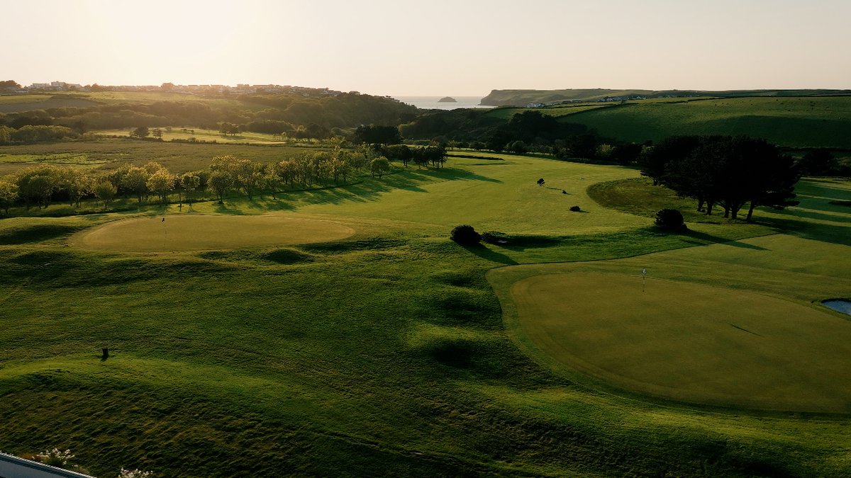 ⛳ SWING INTO SPRING🏌️ Dust off those clubs and get ready to hit the fairways and greens!

With longer days and increased daylight, there's more opportunity than ever to squeeze in a round of golf after work or on the weekends. ☀️ Book your tee time - bit.ly/ThePointGolfTe…