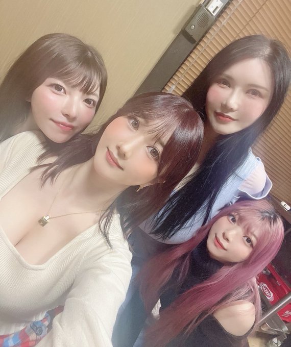 あいちん、ひびちゃん、MIIROと
予約2年待ちのスーパー美味しい焼肉行ってきたよ。
最近の私には本当に必要な時間だったありがとう??? https://t.co/Oboyec7O3g