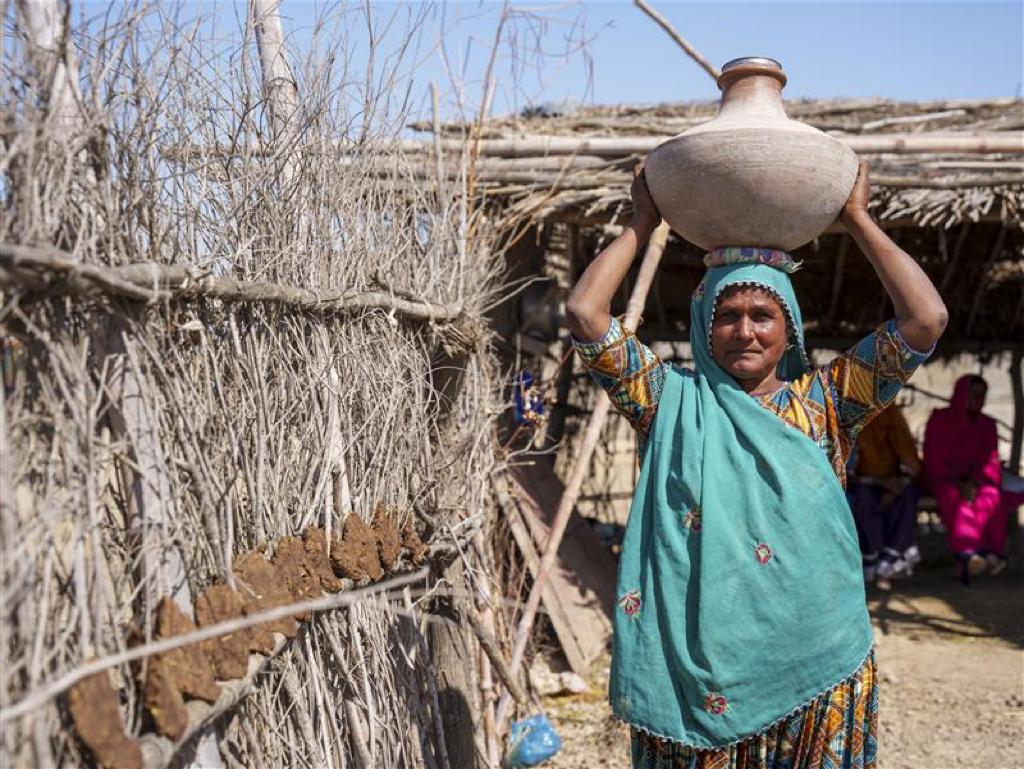 “I did not realize the importance of washing my hands until I was accompanied by mom to a hygiene session by IOM.” Read more about IOM’s water, sanitation & hygiene support to flood-affected communities like Nisha 👉 bit.ly/3PzjPxL #WorldWaterDay