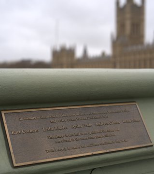 Seven years on from the Westminster Bridge terror attack, #WeRemember those who lost their lives. 💙Aysha Frade, Kurt Cochran, Leslie Rhodes, Andreea Cristea and PC Keith Palmer who was protecting the Houses of Parliament that day 💙 Our thoughts remain with the survivors and…