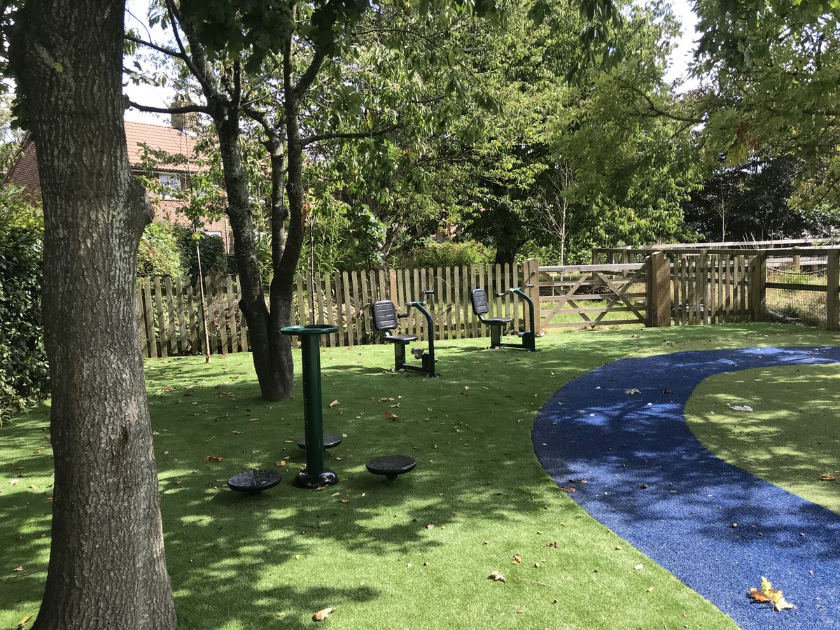 Shelley Primary School recognised the need for an inclusive approach to sports and exercise to build and inspire confidence. Adding an outdoor gym created new ways to be physically active at school. freshairfitness.co.uk/success-storie… #outdoorgym