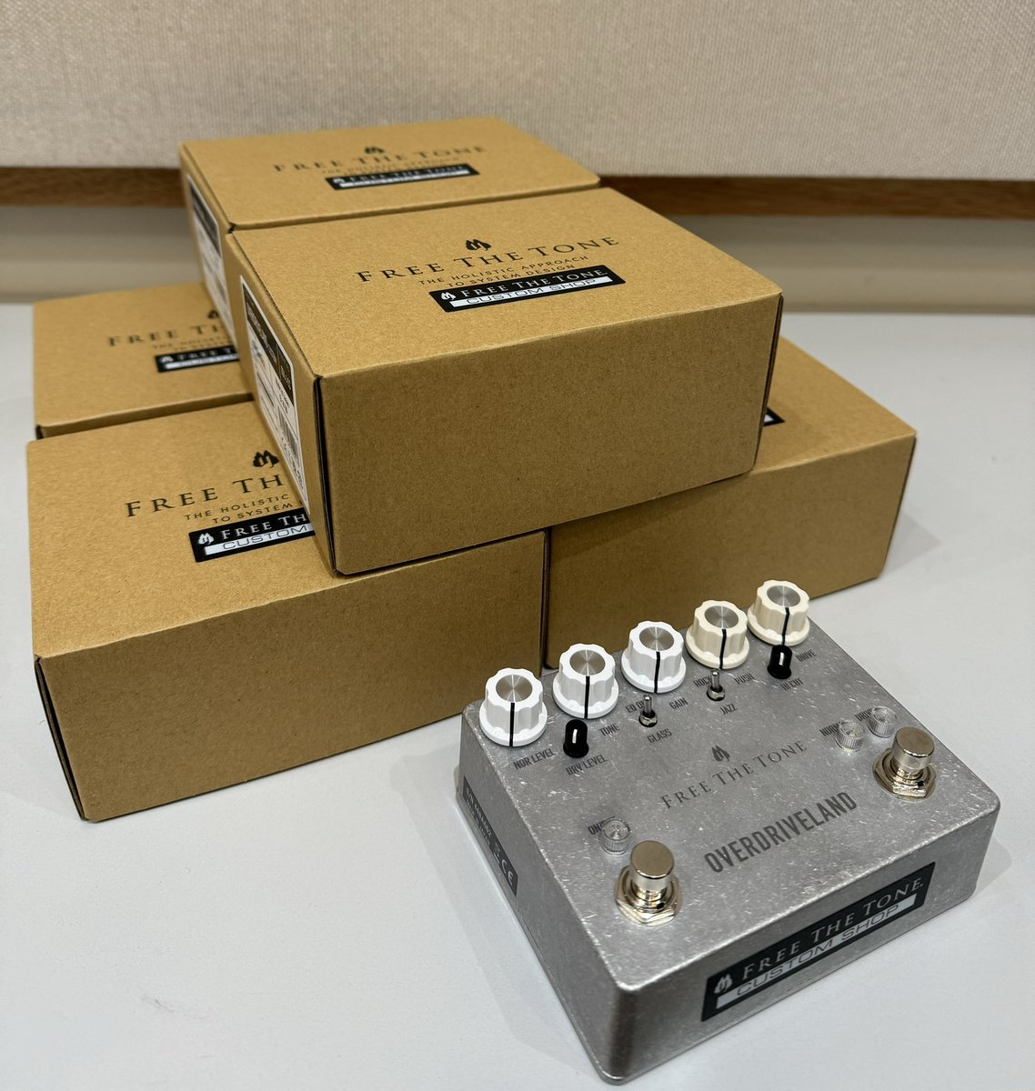 yhayashifrtt's tweet photo. 本日もOVERDRIVELANDの生産とサウンドチェック!
#Overdriveland
#ODL1
#ODL1CS
#freethetone
#フリーザトーン https://t.co/IHRs8eL5zh