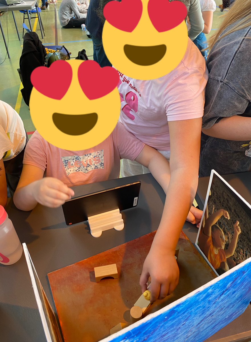 Journée <a href="/festirobot76/">Festirobot</a>  au top encadrée par une équipe de choc ! 
Les enfants ont adoré ! Les enseignants… aussi ! 
Journée qui met d’autant plus en valeur le travail réalisé par les collègues de CM2 et la collègue prof de mathématiques du collège <a href="/RobespierreSER/">Collège ROBESPIERRE Saint-Etienne-du-Rouvray</a>