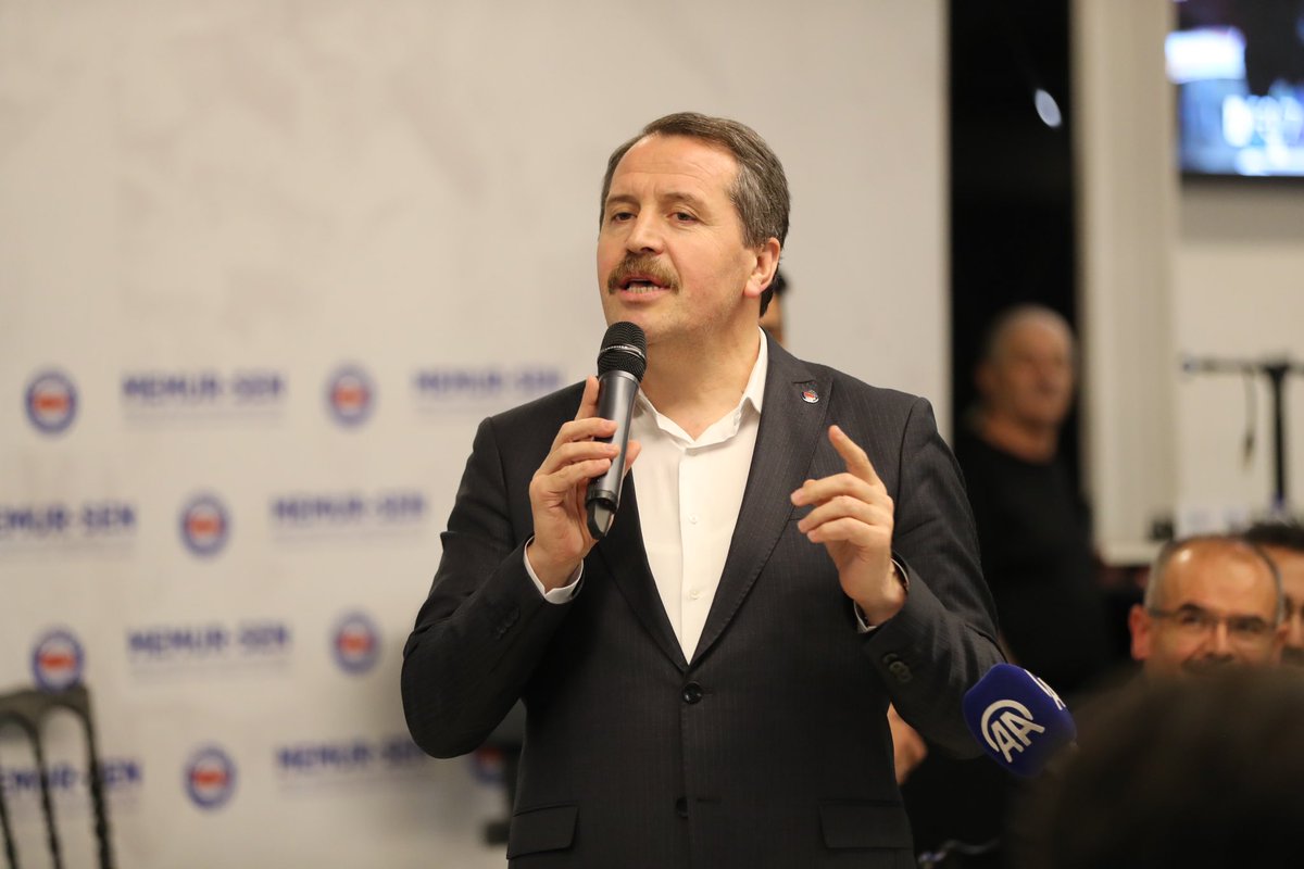 🟥 KORUYUCU GİYİM YARDIMI ENGELLENEMEZ

2012 yılından itibaren Toplu Sözleşmeyle hüküm altına alınarak kesintisiz uygulanmasını sağladığımız, hizmet kollarımızdaki kamu görevlilerinin emeğinin karşılığı Koruyucu Giyim Yardımı kazanımımız; hakka, hukuka, adalete sığmayan bir